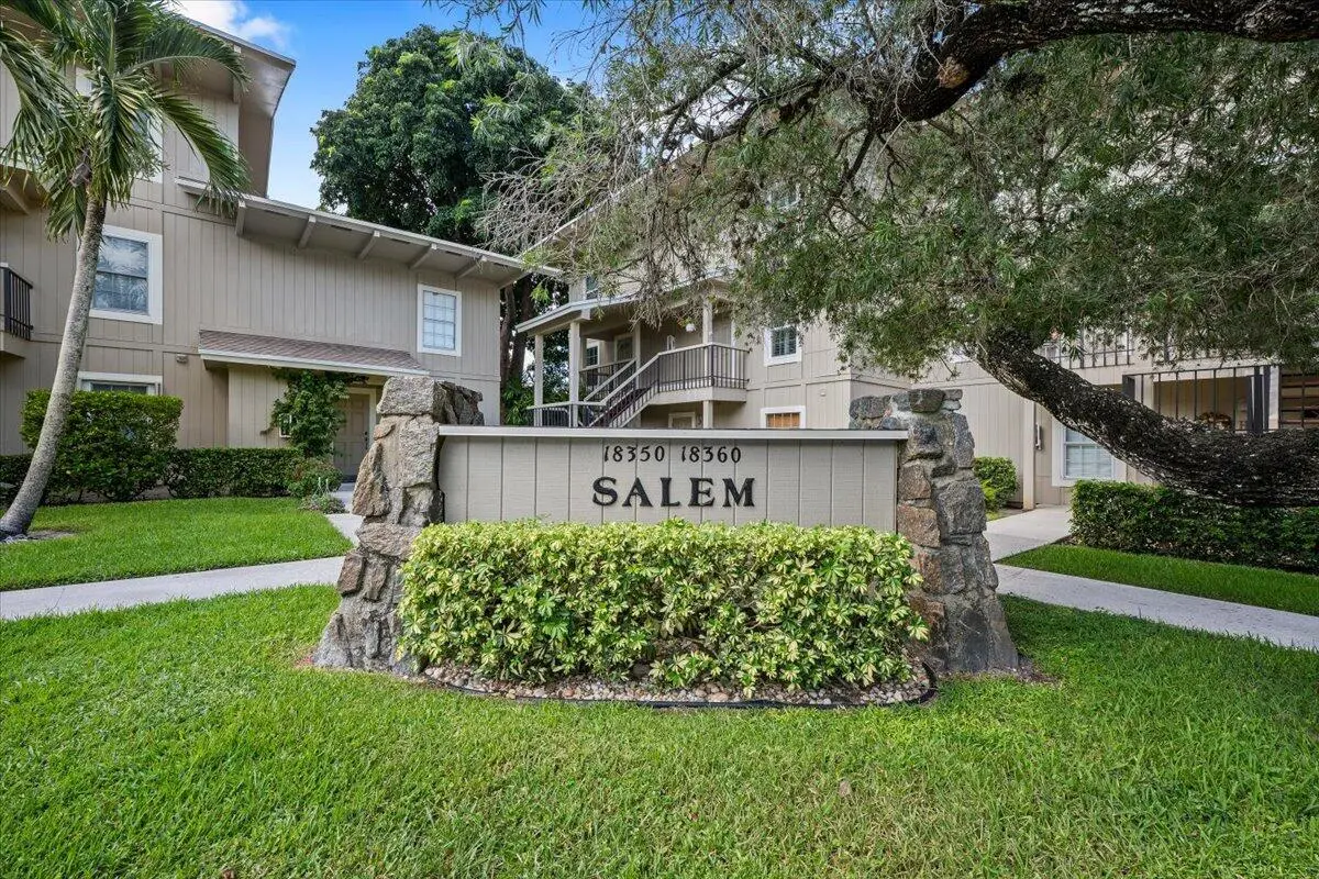 01-LUX_3523 at 18350 SE Wood Haven Lane, Jupiter