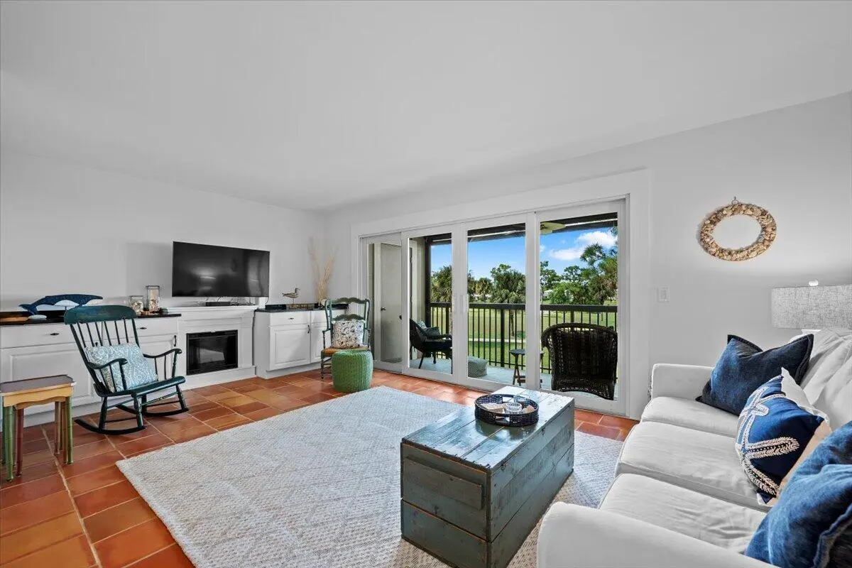 11-LUX_3603 at 18350 SE Wood Haven Lane, Jupiter