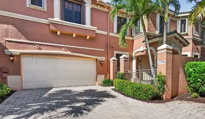 2790 Kinsington Circle, Weston – Townhouse for sale