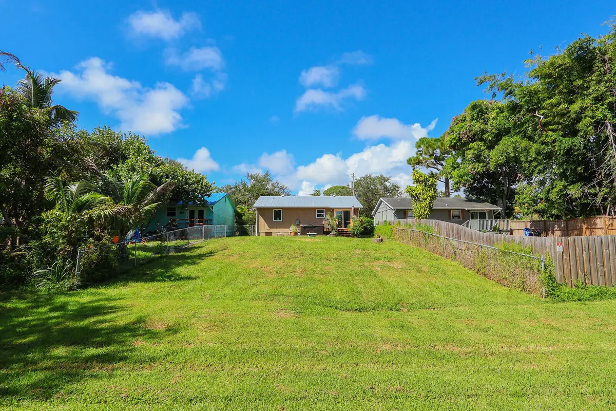 Backyard at 5275 SE Horizon Avenue, Stuart