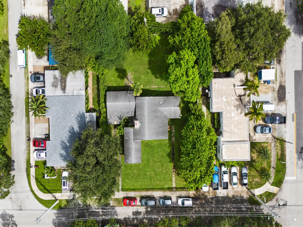 DJI_20260921111628_0054_D at 111 SE 14TH Street, Fort Lauderdale