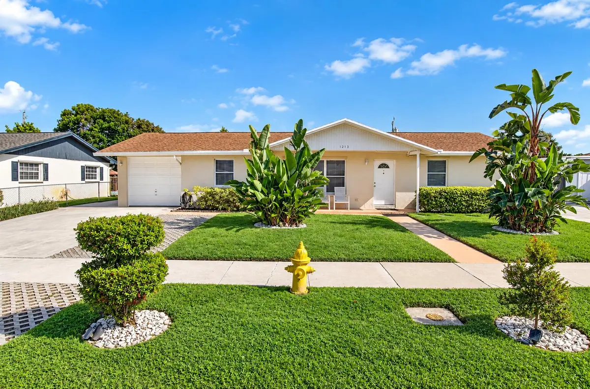 Main House 3/2 w/ 1 car garage at 1213 W BROWARD Street, Lantana