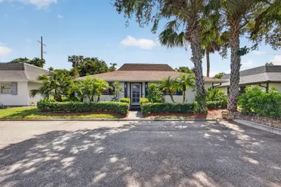 338 SW INDIAN GROVES Drive, Stuart – Single Family Residence for sale