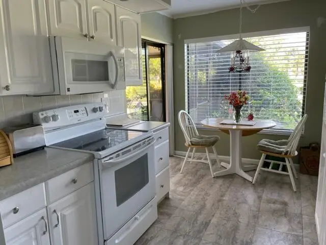 Kitchen at 36 Ironwood Way, Palm Beach Gardens