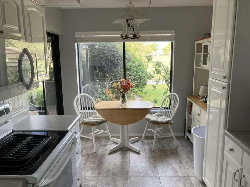 Kitchen at 36 Ironwood Way, Palm Beach Gardens