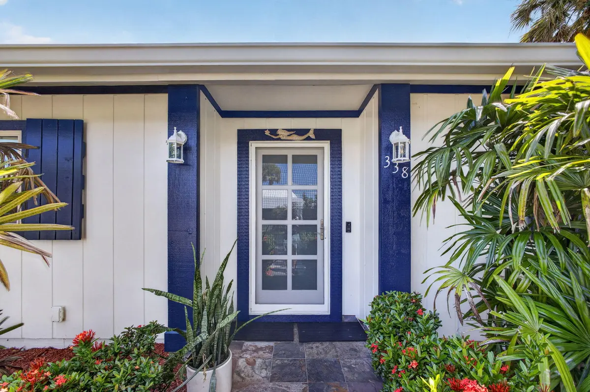 Entrance at 338 SW INDIAN GROVES Drive, Stuart