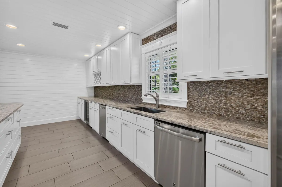 Kitchen at 338 SW INDIAN GROVES Drive, Stuart