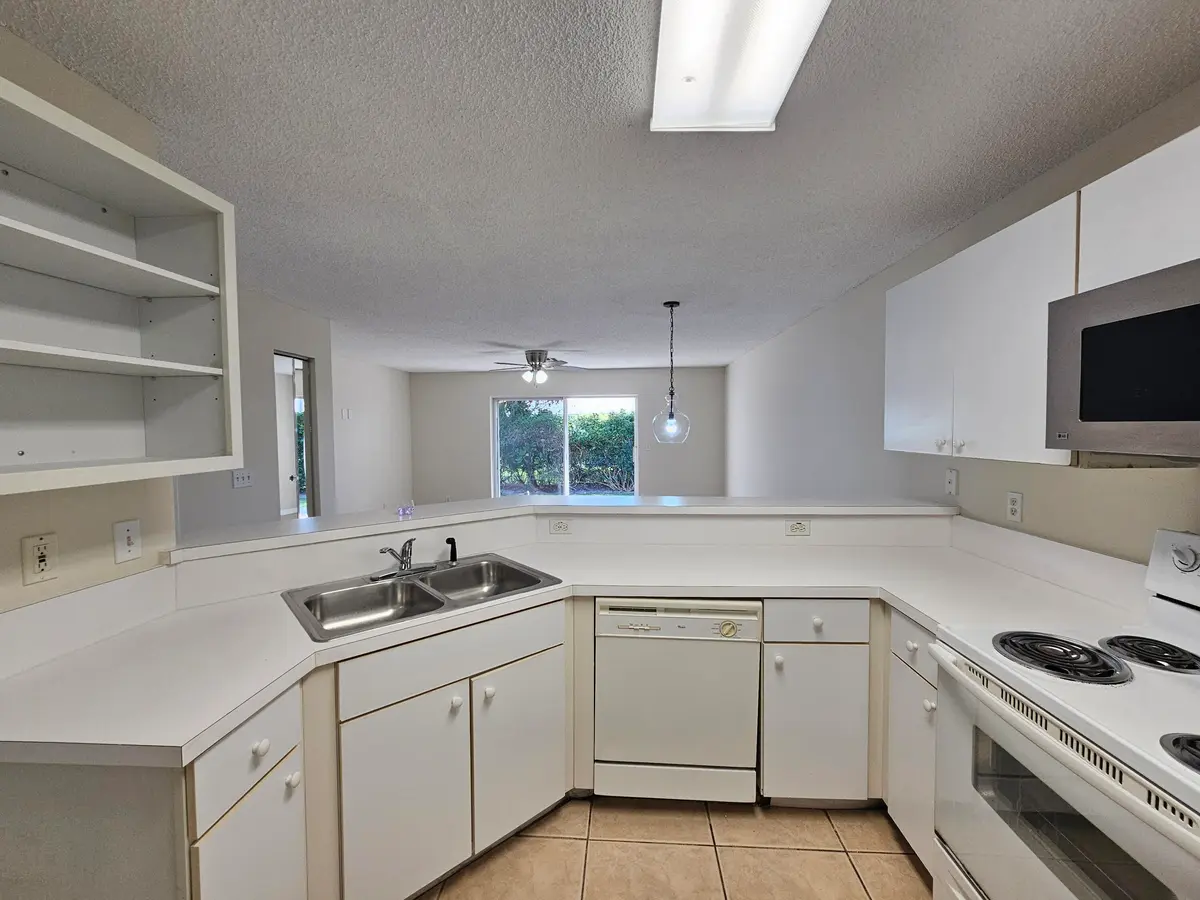 Kitchen (3) at 145 Fox Meadow Run, Jupiter