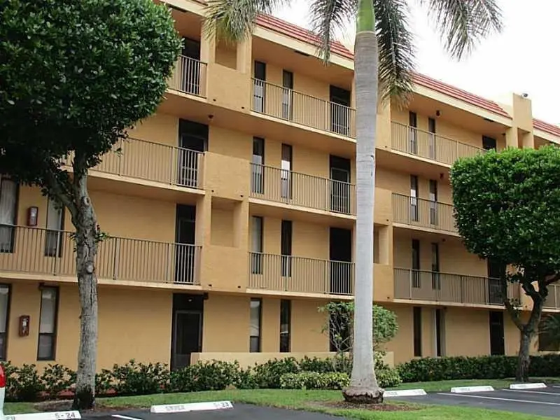Photo 2 at 6010 CORAL LAKE Drive 110, Margate