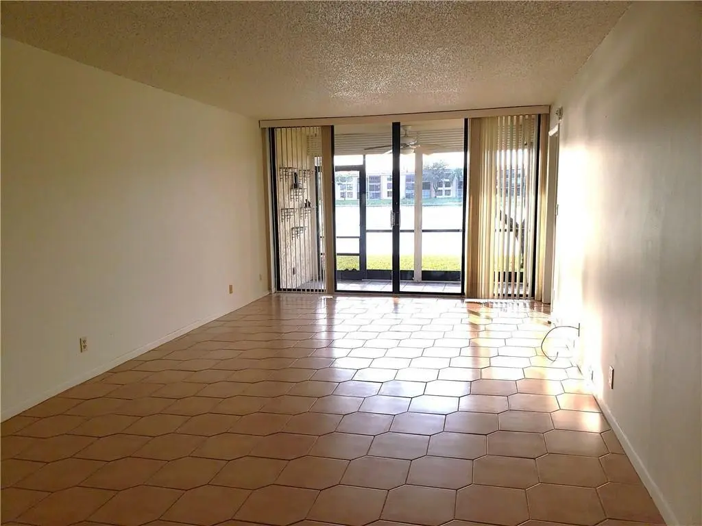 Photo 3 at 6010 CORAL LAKE Drive 110, Margate