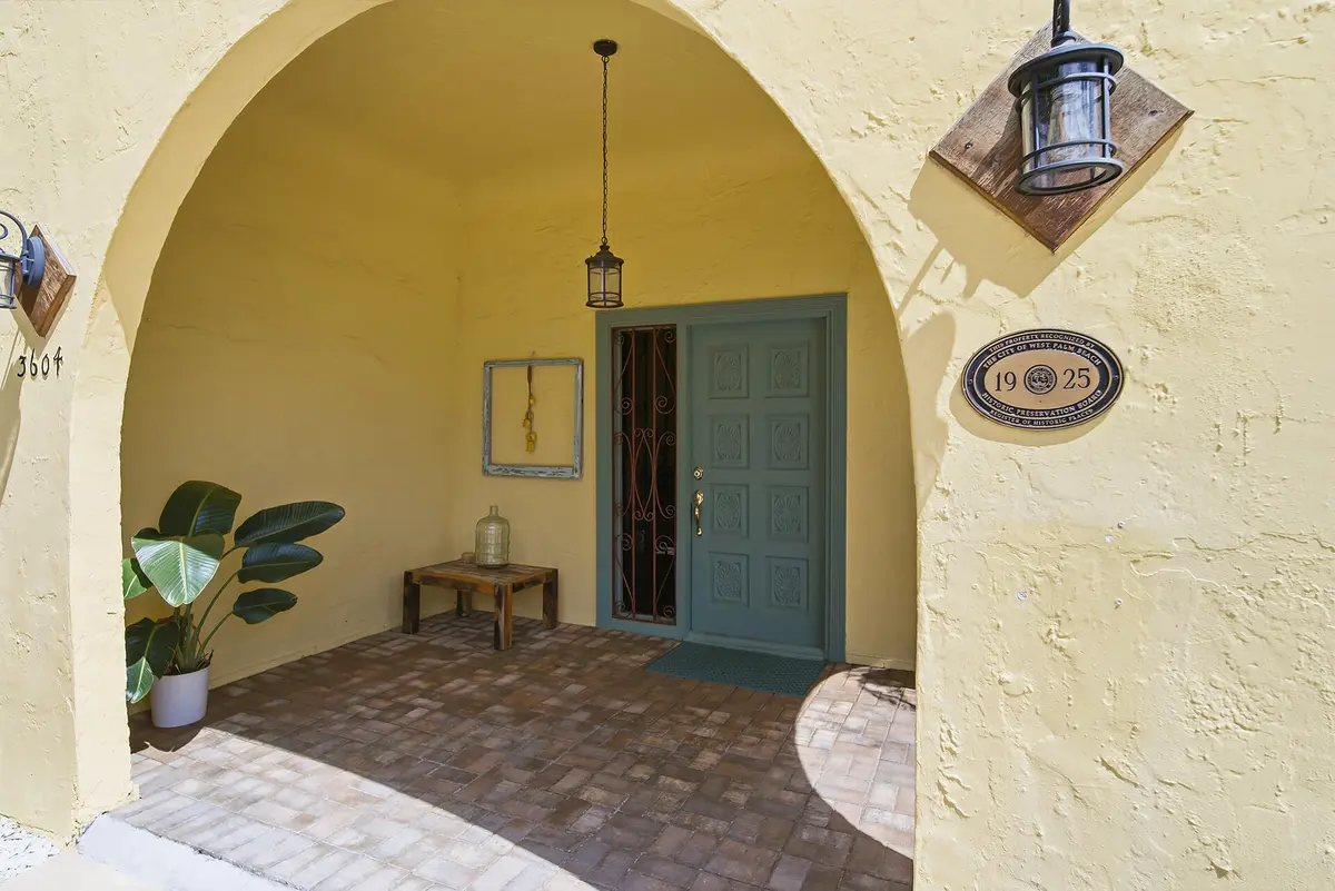 Entry at 3604 Westview Avenue, West Palm Beach