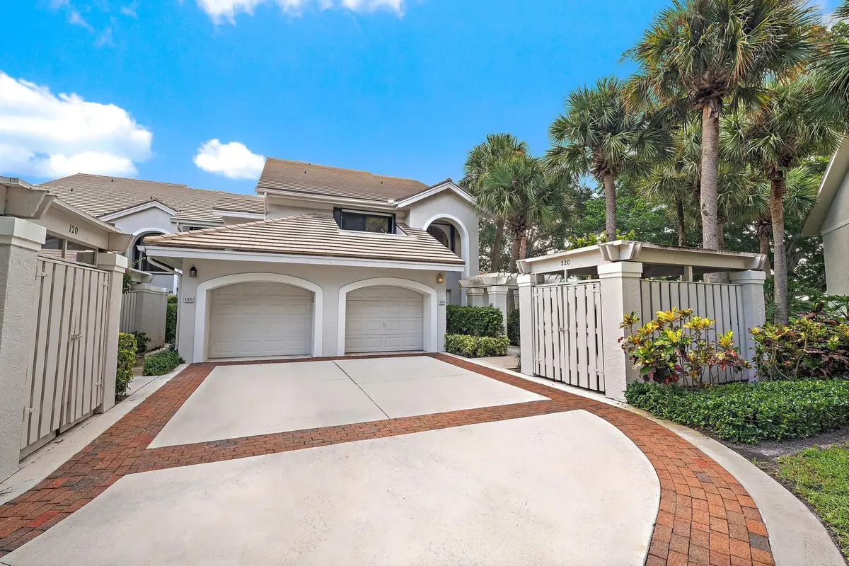 Driveway & Garage at 3881 Back Bay Drive 220, Jupiter