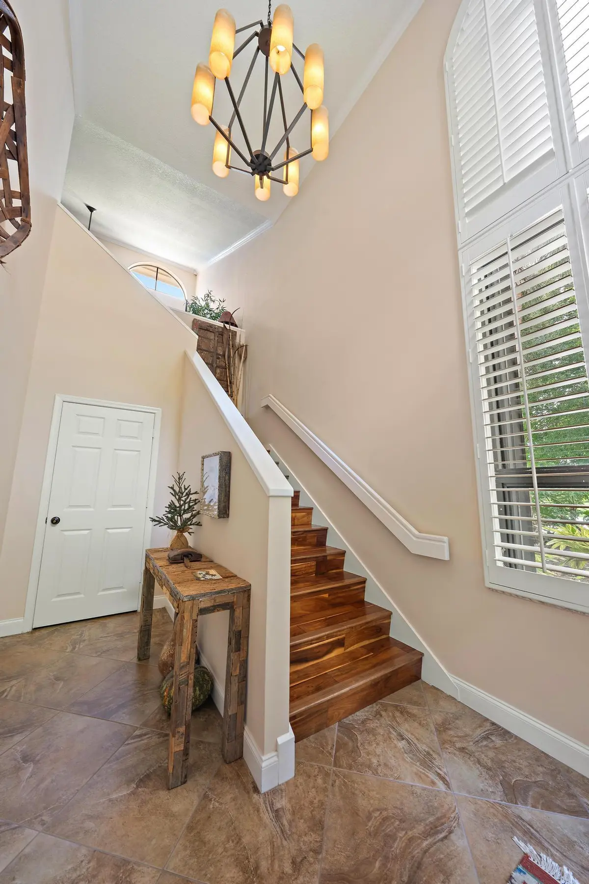 Front hallway at 3881 Back Bay Drive 220, Jupiter