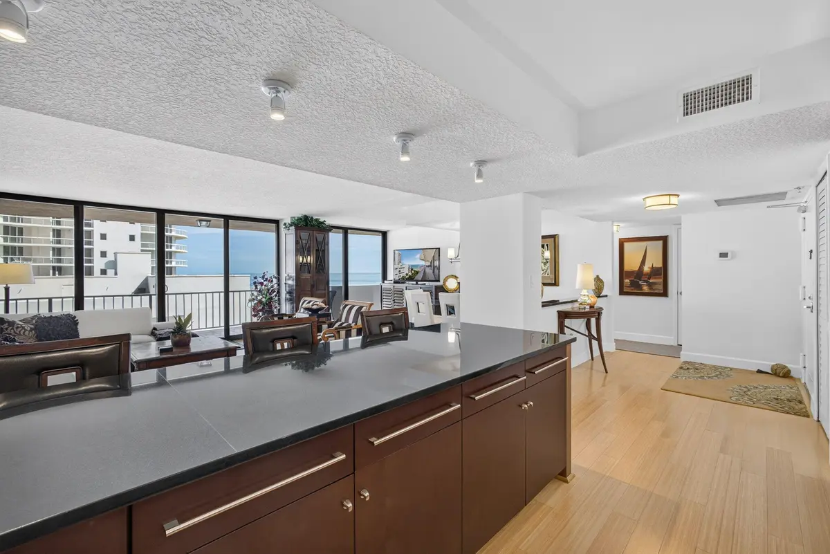 Kitchen Bar at 4200 N Ocean Drive 1-905, Riviera Beach
