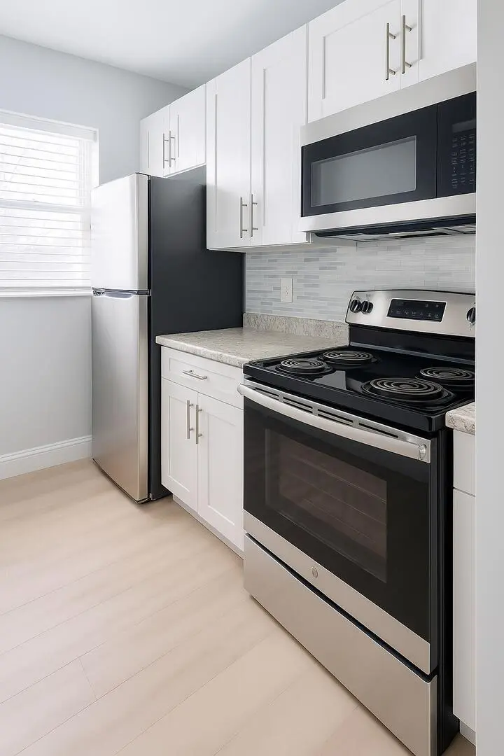 large (1) at 690 Kingsbridge Street Apt 9, Boca Raton