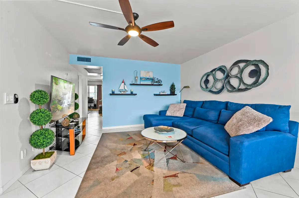 04 Living room 02 at 3026 Cornwall B, Boca Raton