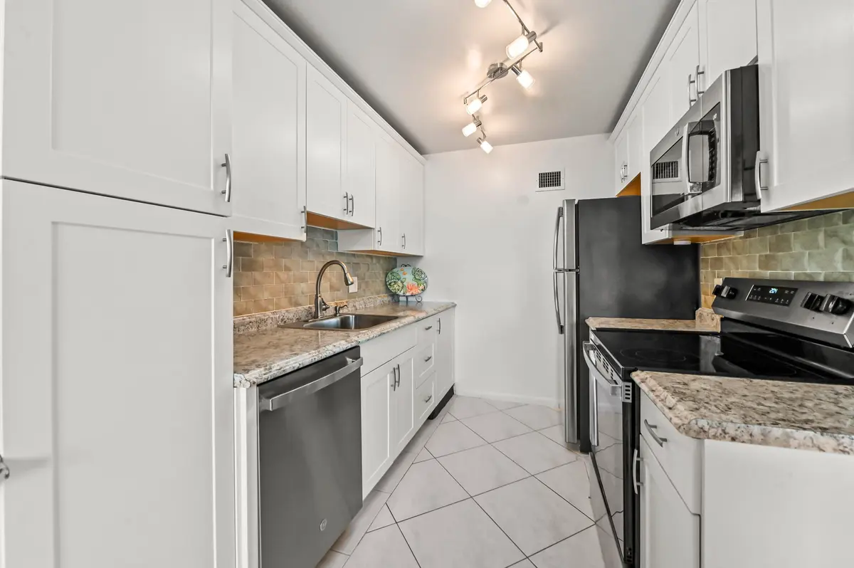 11 Kitchen 01 at 3026 Cornwall B, Boca Raton