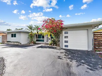 300 SE 10TH Street, Pompano Beach – Single Family Residence for rent