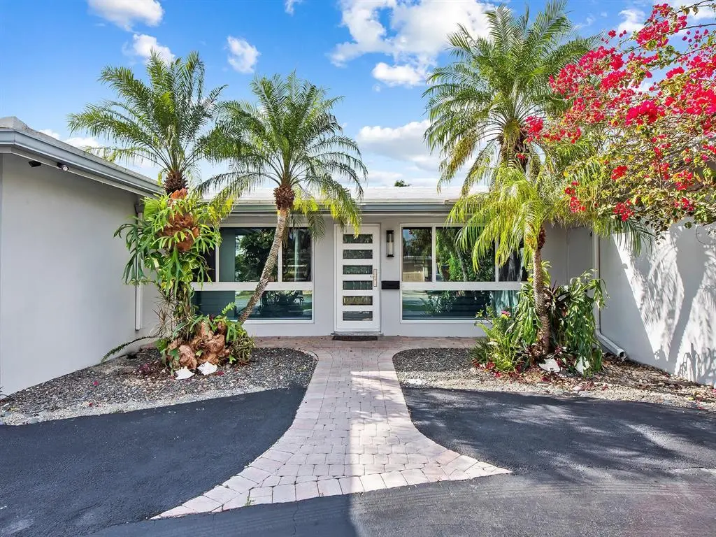 GetMedia (1) at 300 SE 10TH Street, Pompano Beach