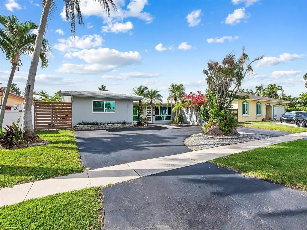 GetMedia (7) at 300 SE 10TH Street, Pompano Beach