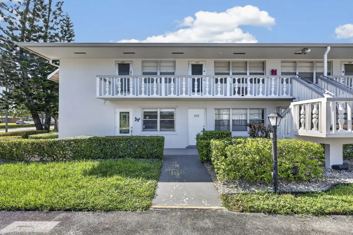 Front of Structure at 332 NORTHAMPTON Q, West Palm Beach