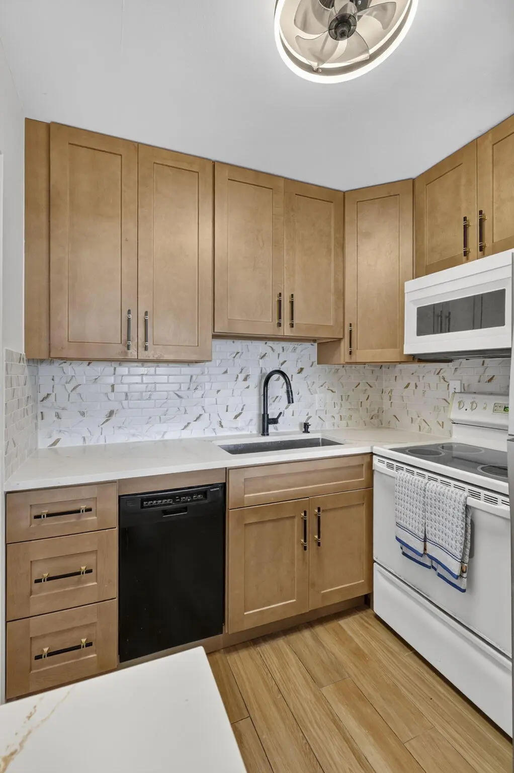 Kitchen at 332 NORTHAMPTON Q, West Palm Beach