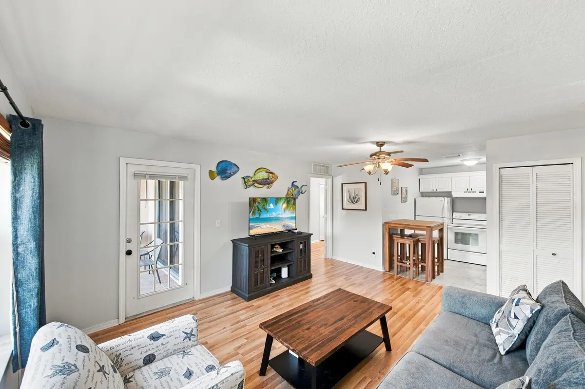 2__dsc2555 at 2446 SE GARDEN Terrace 302, Port St. Lucie