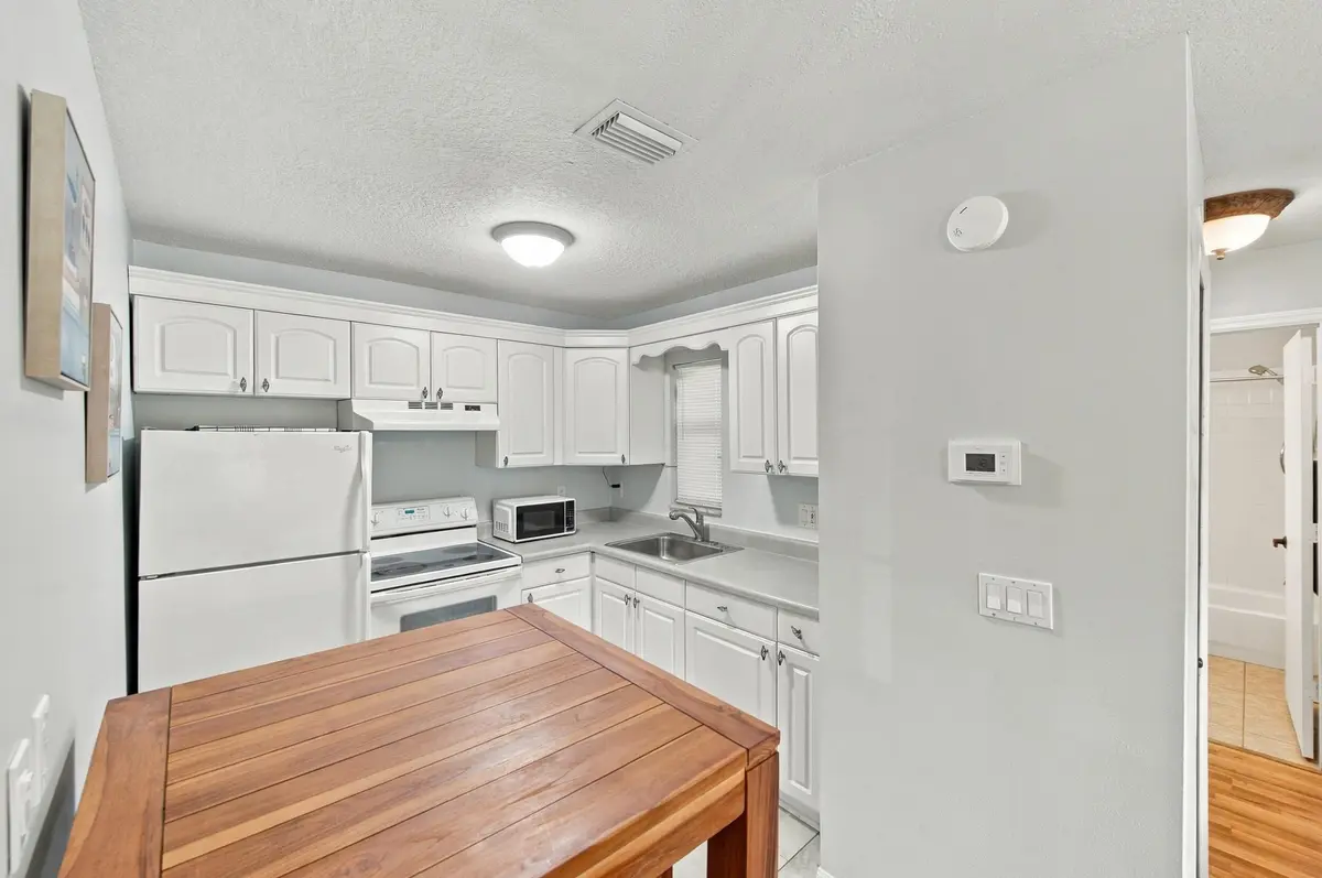 5__dsc2575 at 2446 SE GARDEN Terrace 302, Port St. Lucie