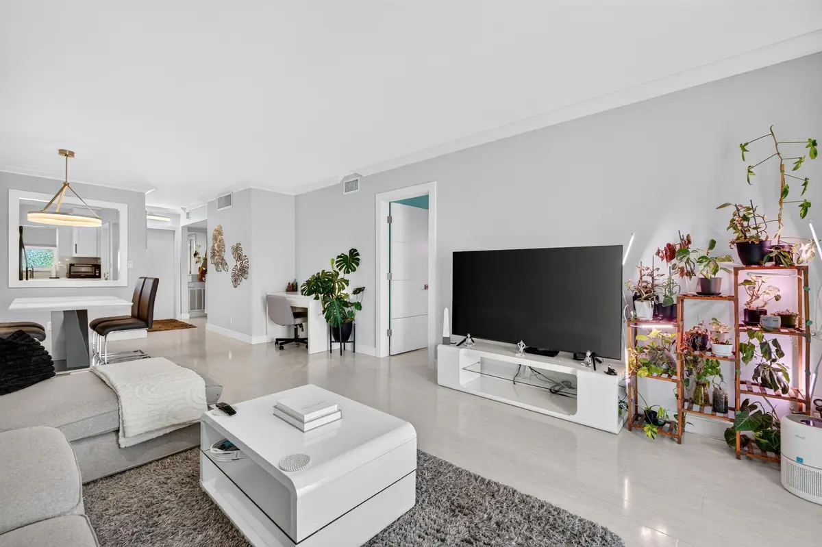 7 Living Dining at 1750 NW 3RD Terrace 303C, Fort Lauderdale