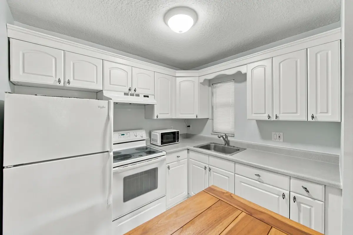 7__dsc2585 at 2446 SE GARDEN Terrace 302, Port St. Lucie