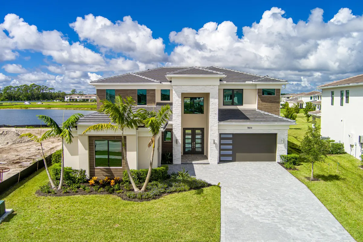 Versailles at Whitmore Estates at 7605 Bridle Trail Way, Lake Worth