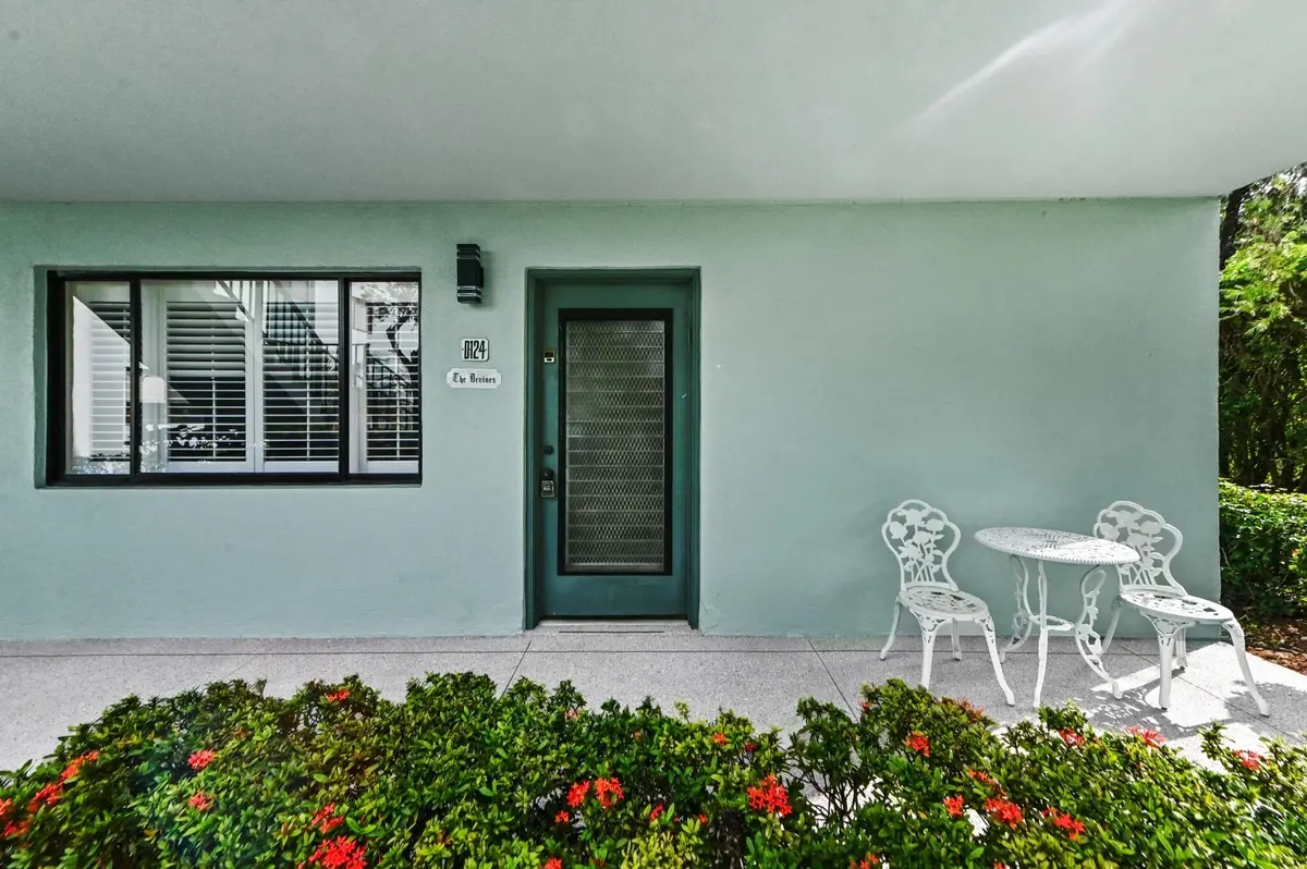 04 Entry 01(1) at 15072 Ashland Place 124, Delray Beach