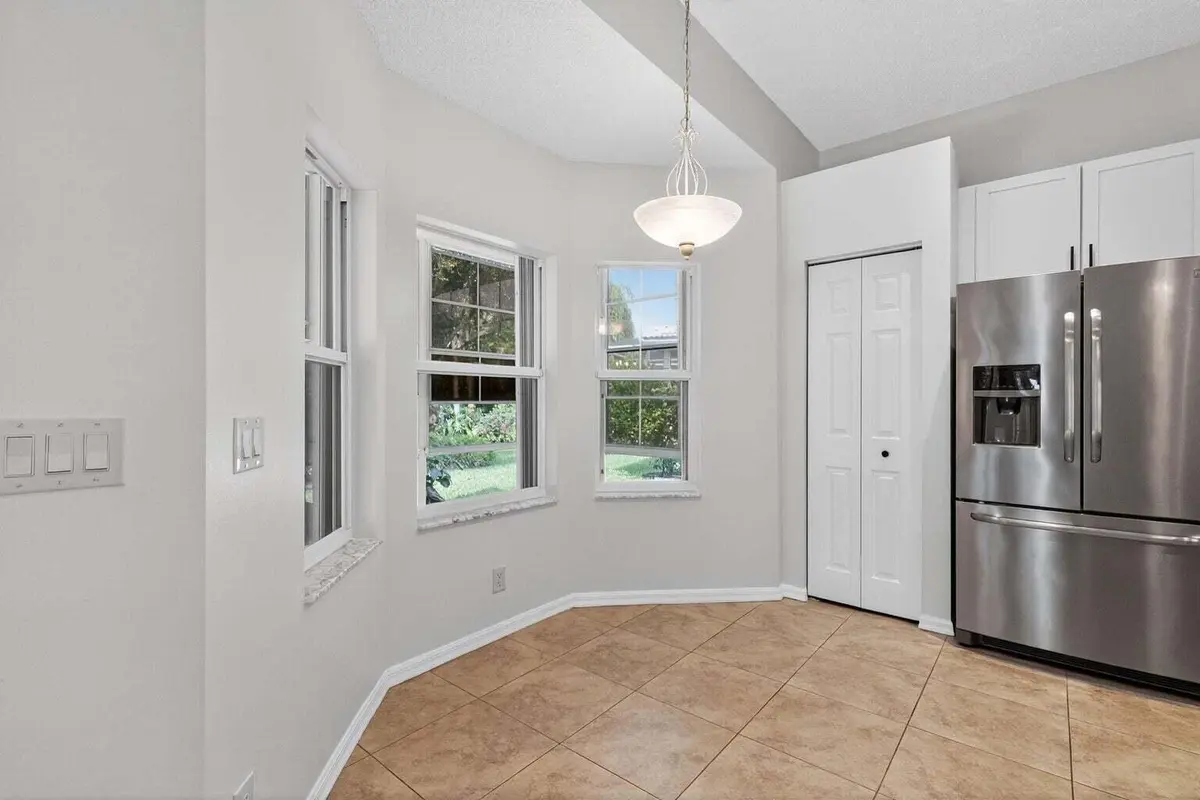 7280 SE Magellan breakfast area at 7280 SE MAGELLAN Lane, Stuart