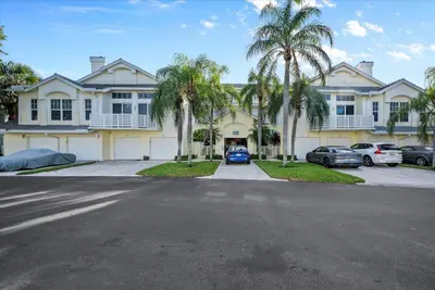 105 MAINSAIL Circle, Jupiter – Condominium for sale