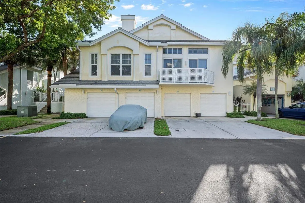 02-LUX_3133 at 105 MAINSAIL Circle, Jupiter