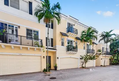 3793 NW 5TH Terrace, Boca Raton – Townhouse for rent