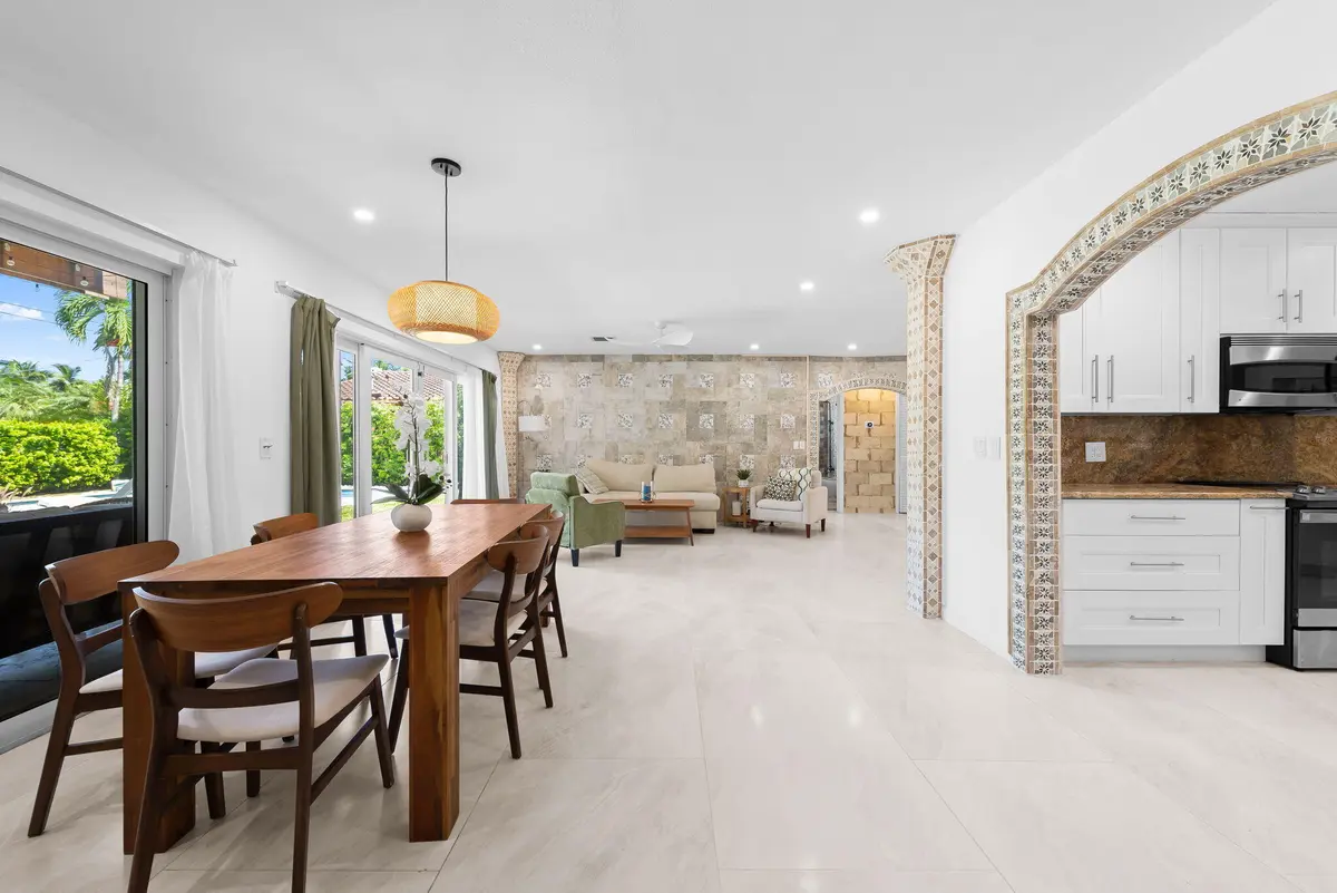1311 g at 1311 Pierce Street, Hollywood