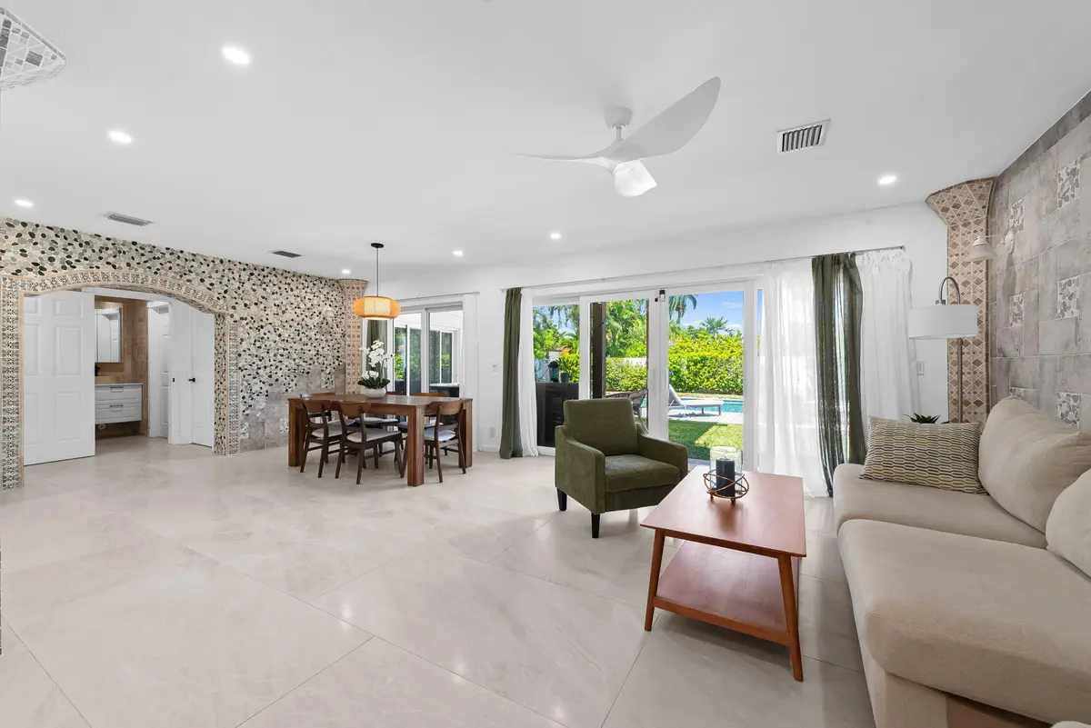 1311 f at 1311 Pierce Street, Hollywood