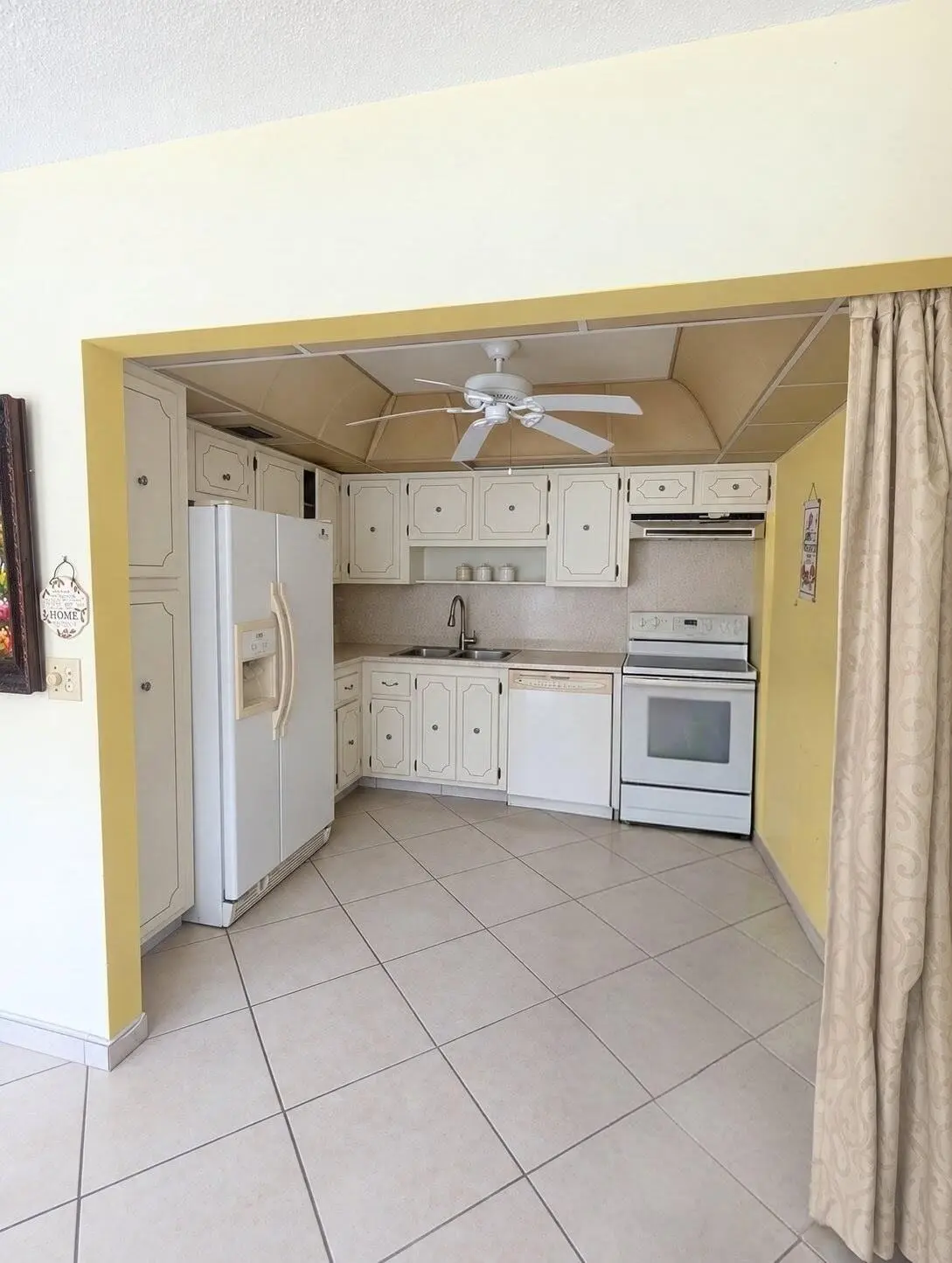 kitchen at 205 Wellington M, West Palm Beach