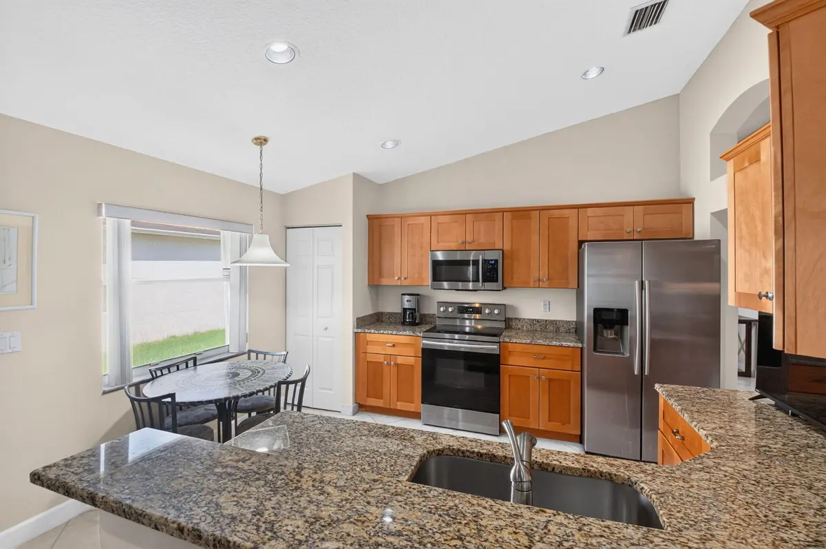 Eat In at 9864 Arbor View Drive, Boynton Beach