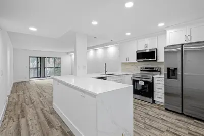 6585 Kensington Lane Apt 207, Delray Beach – Condominium for sale