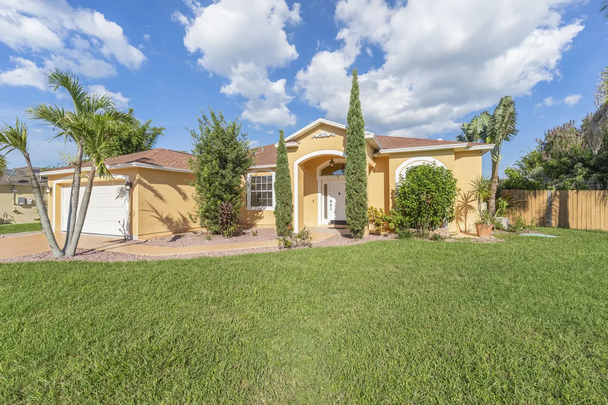 103 NW Aileen Street, Port St. Lucie, FL – photo 1