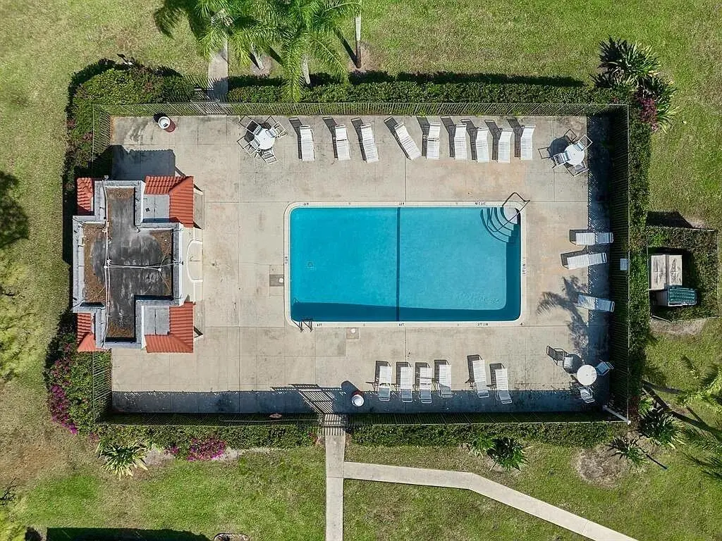 810fc87dccb585a72c8a3b88d79cf59c-uncropp at 4145 VILLAGE Drive A, Delray Beach