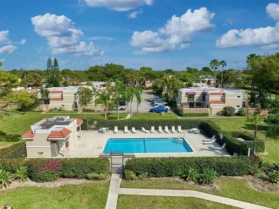 4145 VILLAGE Drive A, Delray Beach – Townhouse for rent
