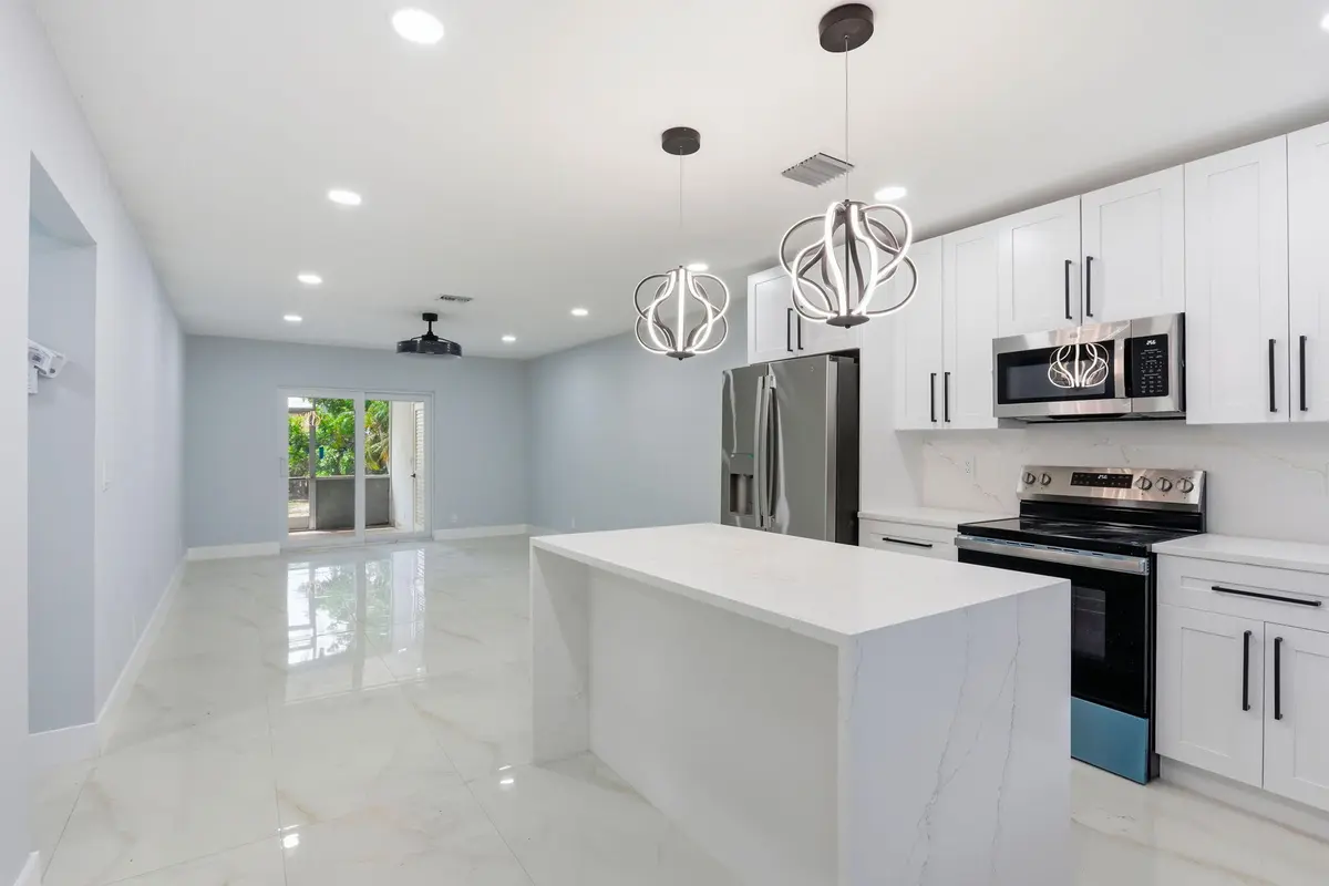 13-web-or-mls-013_0E2A0457 at 2975 NE 2nd Avenue, Boca Raton