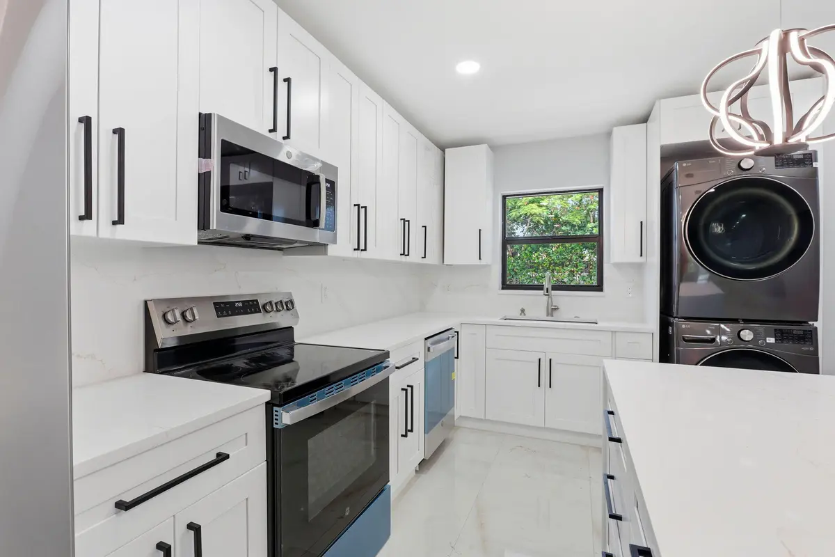 16-web-or-mls-016_0E2A0487 at 2975 NE 2nd Avenue, Boca Raton
