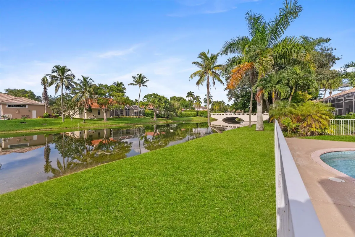 Yard at 11987 NW 9TH Street, Coral Springs