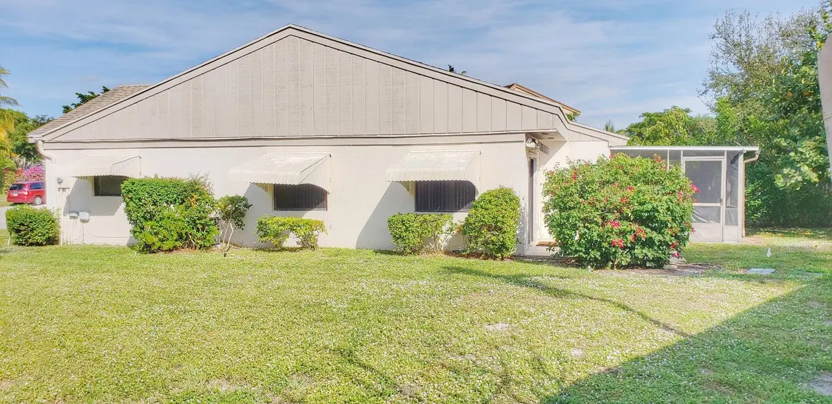 exterior at 7 Whitehall Way, Boynton Beach