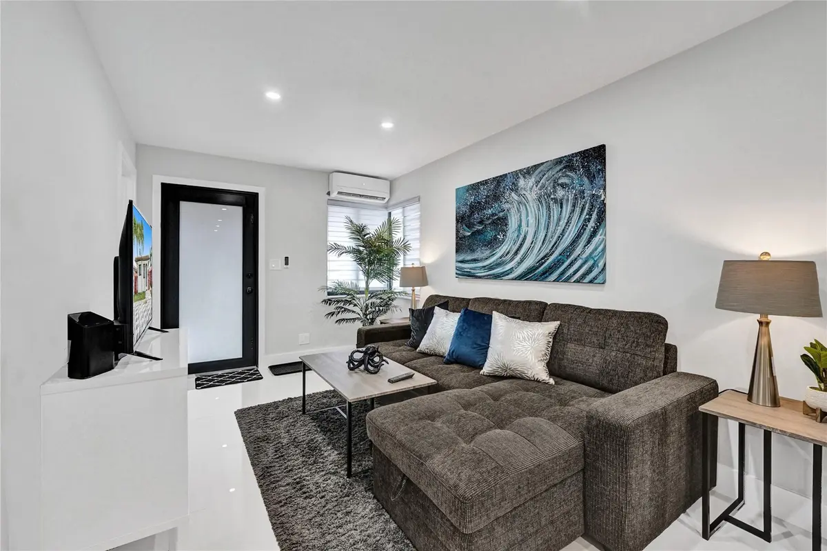 Photo 5 at 4536 POINCIANA Street 2, Lauderdale-By-The-Sea