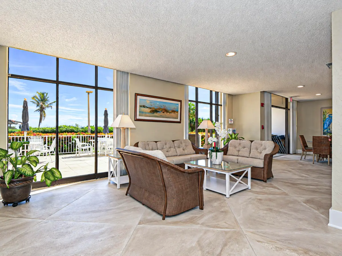 common areas at 3200 N HIGHWAY A1A 1004, Hutchinson Island